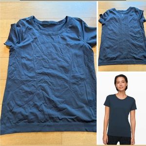 Size 12 EUC Lululemon relaxed swiftly. Colour, night diver